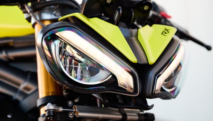 Triumph Speed Triple 1200 RX: tanta potenza in appena 1200 esemplari - Foto 23 di 43