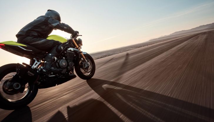 Triumph Speed Triple 1200 RX: tanta potenza in appena 1200 esemplari - Foto 2 di 43