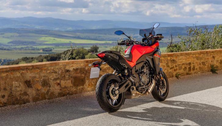 Yamaha Tracer 7 2025: design affilato e dotazioni premium alzano l’asticella del segmento - Foto 14 di 41