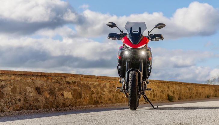 Yamaha Tracer 7 2025: design affilato e dotazioni premium alzano l’asticella del segmento - Foto 13 di 41