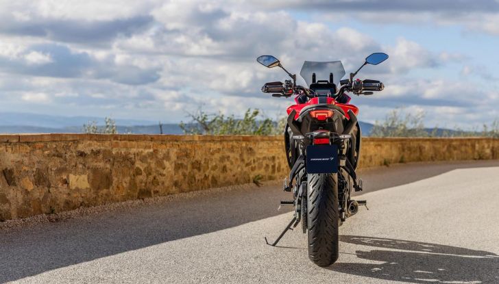 Yamaha Tracer 7 2025: design affilato e dotazioni premium alzano l’asticella del segmento - Foto 17 di 41