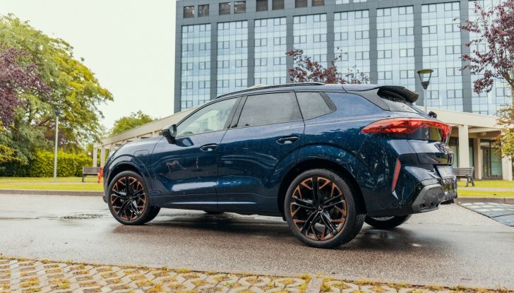 Gamma Cupra e-HYBRID: più autonomia, prestazioni e tecnologia - Foto 28 di 63