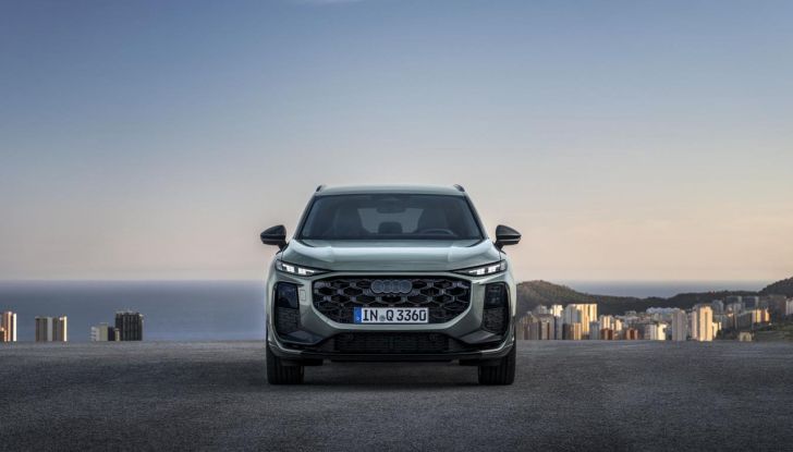 Audi Q3 2025: debutta la nuova generazione con cockpit digitale e motori ibridi - Foto 6 di 7