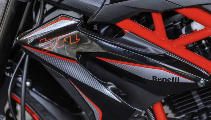 Benelli BN 125 torna in versione Euro5+: la naked entry-level ora è più efficiente - Foto 3 di 4