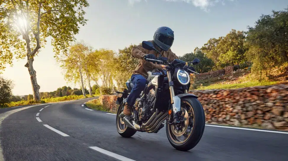 Modern classic sportive ed eleganti: 5 moto sotto i 9.000 euro da non perdere