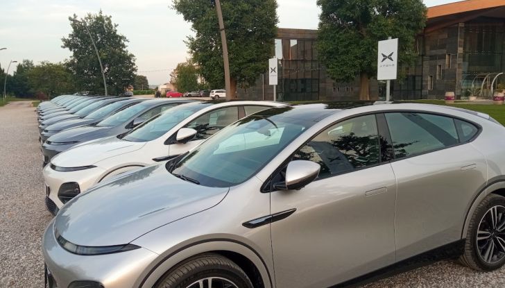 Test Drive XPENG G6 e XPENG G9: prova su strada, prezzi e autonomia - Foto 13 di 35