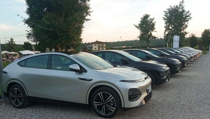 Test Drive XPENG G6 e XPENG G9: prova su strada, prezzi e autonomia - Foto 2 di 35