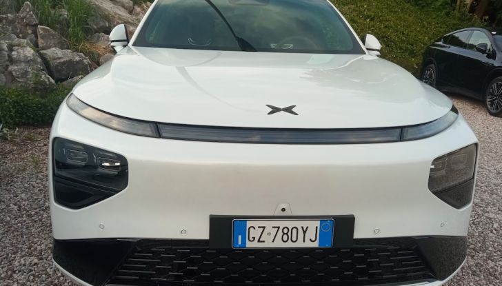 Test Drive XPENG G6 e XPENG G9: prova su strada, prezzi e autonomia - Foto 19 di 35
