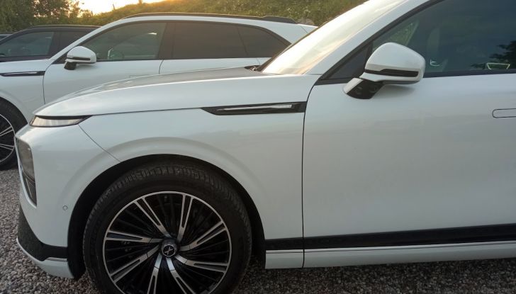 Test Drive XPENG G6 e XPENG G9: prova su strada, prezzi e autonomia - Foto 20 di 35