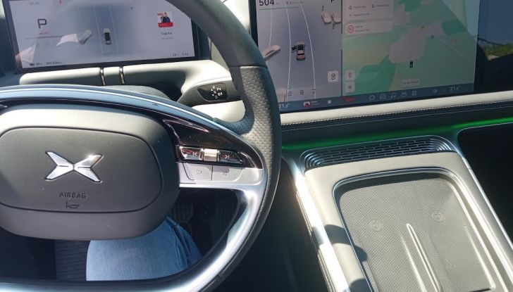 Test Drive XPENG G6 e XPENG G9: prova su strada, prezzi e autonomia - Foto 21 di 35