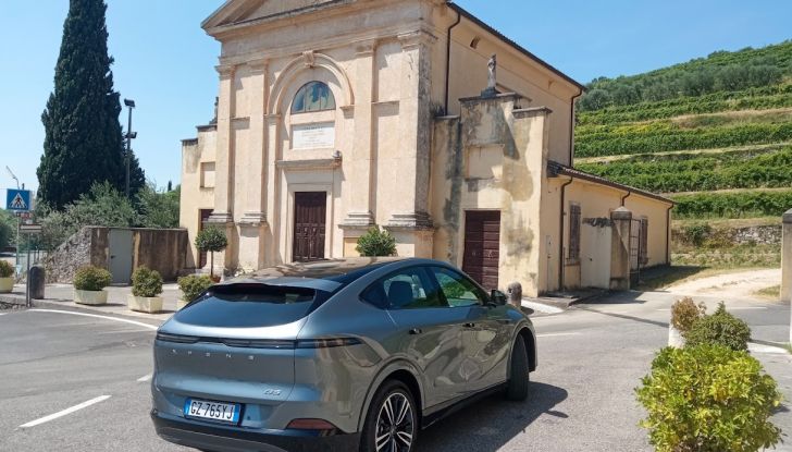 Test Drive XPENG G6 e XPENG G9: prova su strada, prezzi e autonomia - Foto 6 di 35