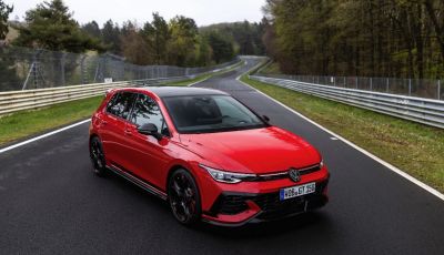 Volkswagen Golf GTI Edition 50: 325 CV di potenza e record al Nürburgring