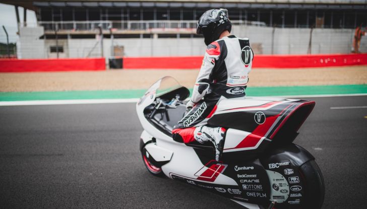 Wmc 250 EV: la moto elettrica con trazione integrale che sogna i 400 km/h - Foto 2 di 6