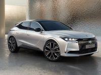 DS N°4: motori, allestimenti e prezzi della compatta francese