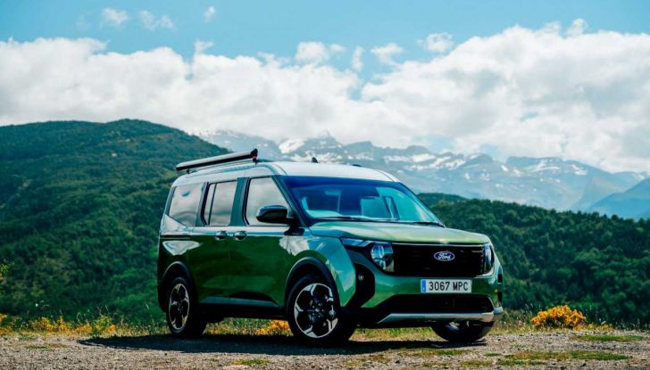 Ford Tourneo Courier by Tinkervan: il camper compatto, economico e adatto a ogni stagione - Foto 1 di 17
