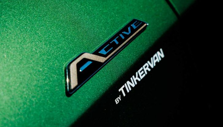 Ford Tourneo Courier by Tinkervan: il camper compatto, economico e adatto a ogni stagione - Foto 2 di 17