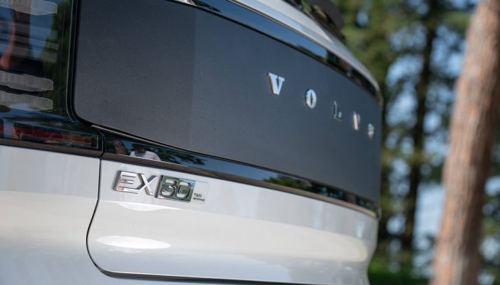 Test drive Volvo XC60: prova su strada, prestazioni e dati tecnici - Foto 23 di 25