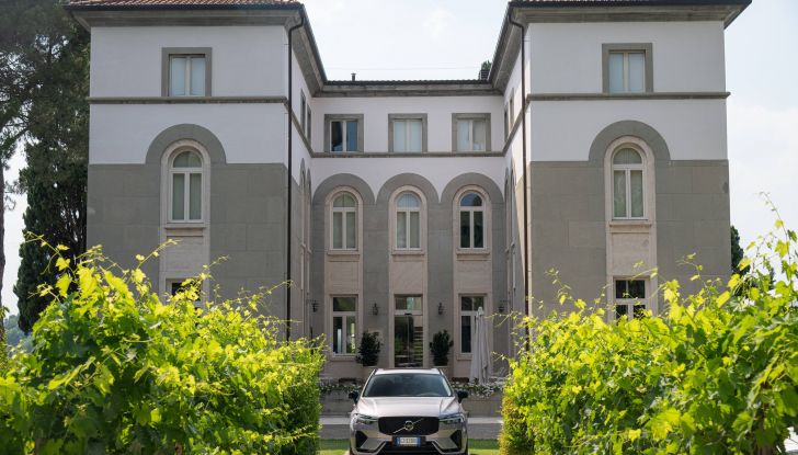 Test drive Volvo XC60: prova su strada, prestazioni e dati tecnici - Foto 5 di 25