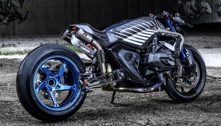 Bmw R 1300 R Titan, la special da gara con Nos e carbonio - Foto 5 di 8
