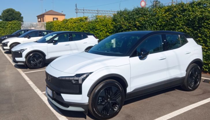 Test drive Volvo XC60: prova su strada, prestazioni e dati tecnici - Foto 15 di 25