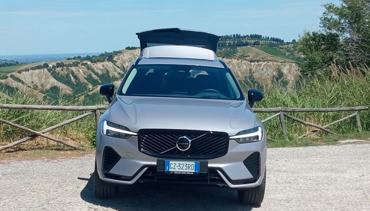 Test drive Volvo XC60: prova su strada, prestazioni e dati tecnici - Foto 1 di 25