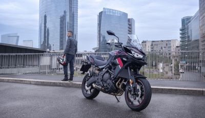 Kawasaki Versys 650 2026: nuovi colori e più tecnologia, ma stessa meccanica
