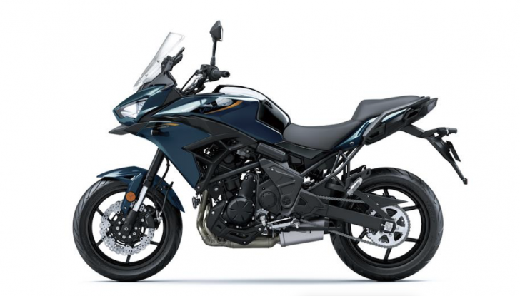 Kawasaki Versys 650 2026: nuovi colori e più tecnologia, ma stessa meccanica - Foto 4 di 9