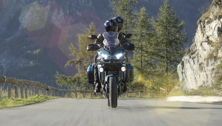 Kawasaki Versys 650 2026: nuovi colori e più tecnologia, ma stessa meccanica - Foto 7 di 9