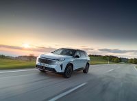 Peugeot E-5008 Dual Motor 2025: arriva in Italia la versione elettrica 4×4 da 325 CV