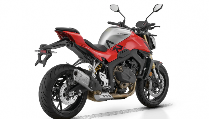 QJMotor SRT400X, la nuova crossover da 449 cm³ che sfida il segmento entry-level - Foto 4 di 7