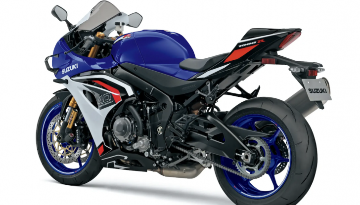 Suzuki GSX-R1000R 2025: ritorno in grande stile per i 40 anni della leggenda - Foto 8 di 12