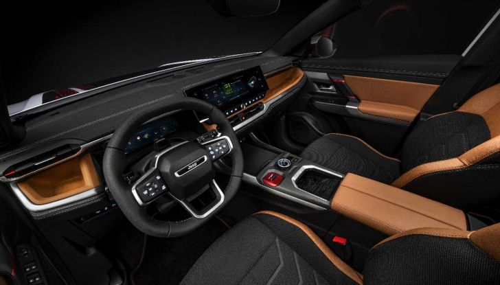 Jeep Compass 4xe 2025: prime immagini, interni rinnovati e trazione elettrica integrale - Foto 3 di 15