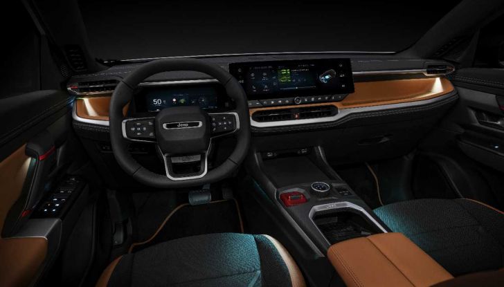 Jeep Compass 4xe 2025: prime immagini, interni rinnovati e trazione elettrica integrale - Foto 6 di 15