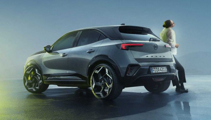 Opel Mokka GSE 2025: 280 CV, 200 km/h e design sportivo ispirato al rally - Foto 6 di 9