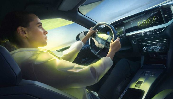 Opel Mokka GSE 2025: 280 CV, 200 km/h e design sportivo ispirato al rally - Foto 7 di 9