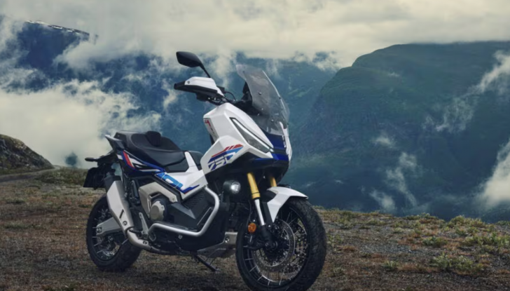 Honda X-ADV 2026: nuovo look, più comfort e materiali sostenibili - Foto 8 di 13