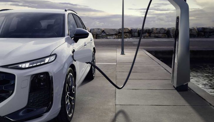 Audi Q3 SUV e-hybrid 2025: allestimenti e prezzi della nuova plug-in da 272 CV - Foto 4 di 8
