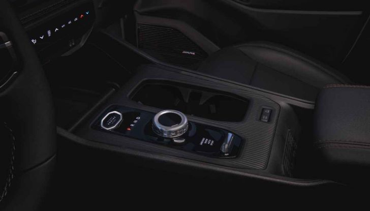 Jeep Cherokee 2026: nuova generazione ibrida, esclusiva per il mercato USA - Foto 26 di 30