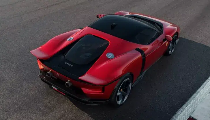 Ferrari 849 Testarossa: 1.050 cavalli e tecnologia da fantascienza - Foto 7 di 14