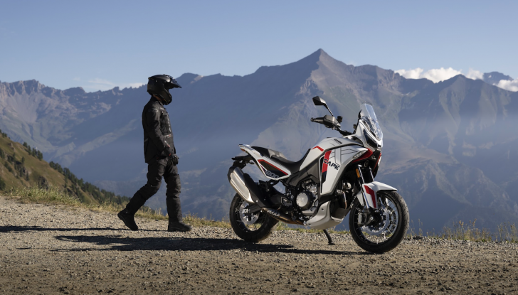Moto Morini X-Cape 1200, la maxi-adventure che unisce potenza e tecnologia - Foto 10 di 16