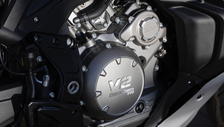 Moto Morini X-Cape 1200, la maxi-adventure che unisce potenza e tecnologia - Foto 11 di 16