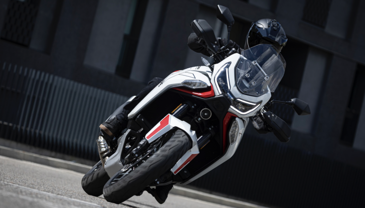 Moto Morini X-Cape 1200, la maxi-adventure che unisce potenza e tecnologia - Foto 14 di 16