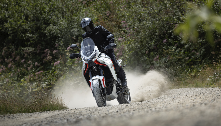 Moto Morini X-Cape 1200, la maxi-adventure che unisce potenza e tecnologia - Foto 15 di 16