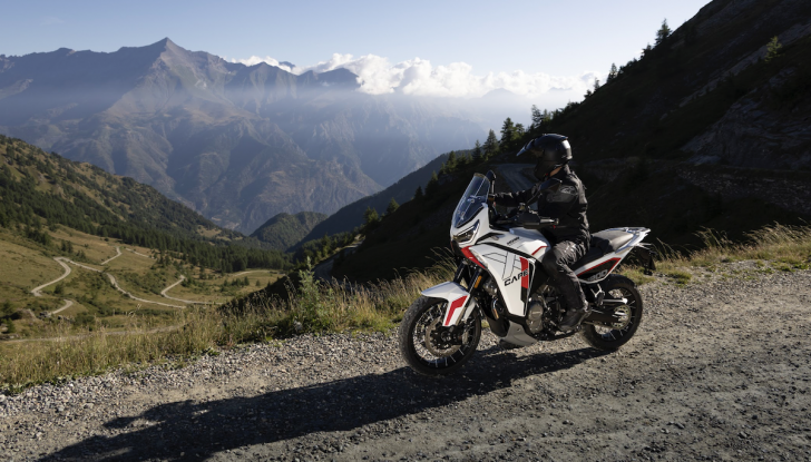 Moto Morini X-Cape 1200, la maxi-adventure che unisce potenza e tecnologia - Foto 4 di 16