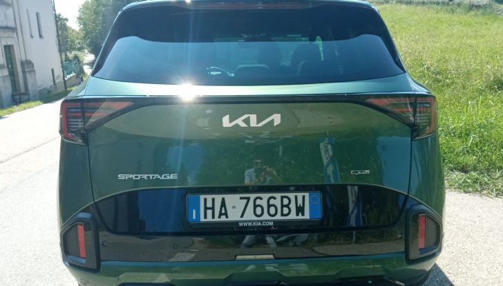 Nuovo Kia Sportage 2025 test drive, motori e prezzi - Foto 11 di 17