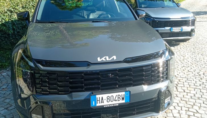 Nuovo Kia Sportage 2025 test drive, motori e prezzi - Foto 4 di 17