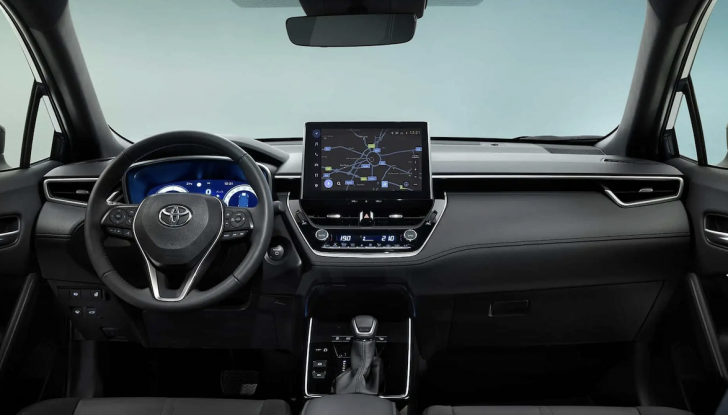 Toyota Corolla Cross, interni rinnovati con più comfort e tecnologia - Foto 1 di 11