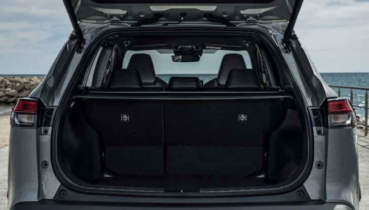 Toyota Corolla Cross, interni rinnovati con più comfort e tecnologia - Foto 10 di 11