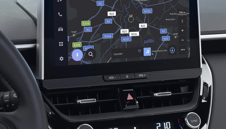 Toyota Corolla Cross, interni rinnovati con più comfort e tecnologia - Foto 2 di 11