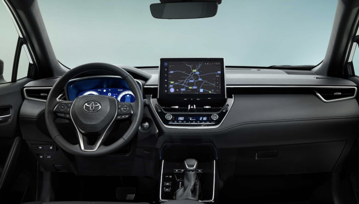 Toyota Corolla Cross, interni rinnovati con più comfort e tecnologia - Foto 5 di 11